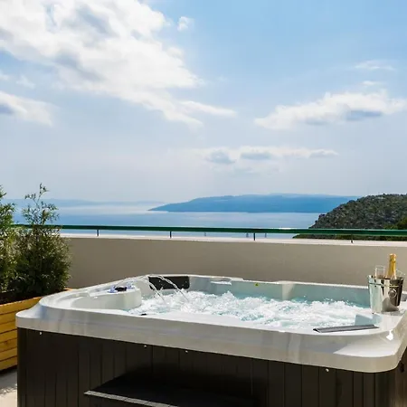 Apartment Ferienwohnung Mit Privat Pool Und Dachterrasse Mit Whirlpool Und Meerblick Makarska
