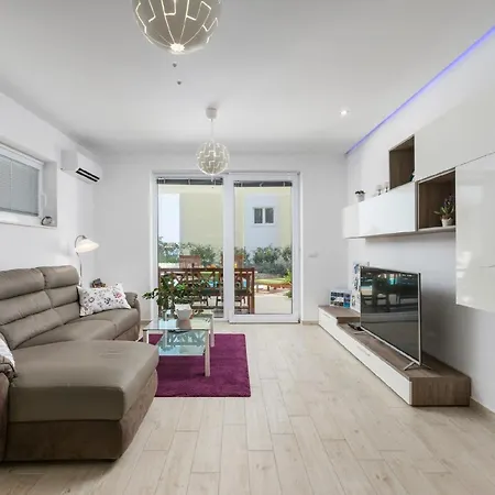 Ferienwohnung Mit Privat Pool Und Dachterrasse Mit Whirlpool Und Meerblick Apartment Makarska